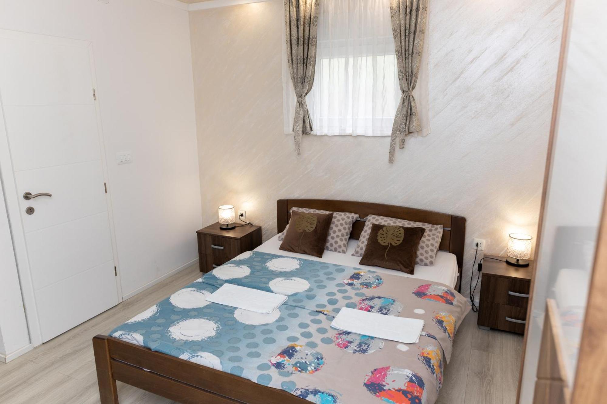 Apartmani Hm เทรบินเย ภายนอก รูปภาพ